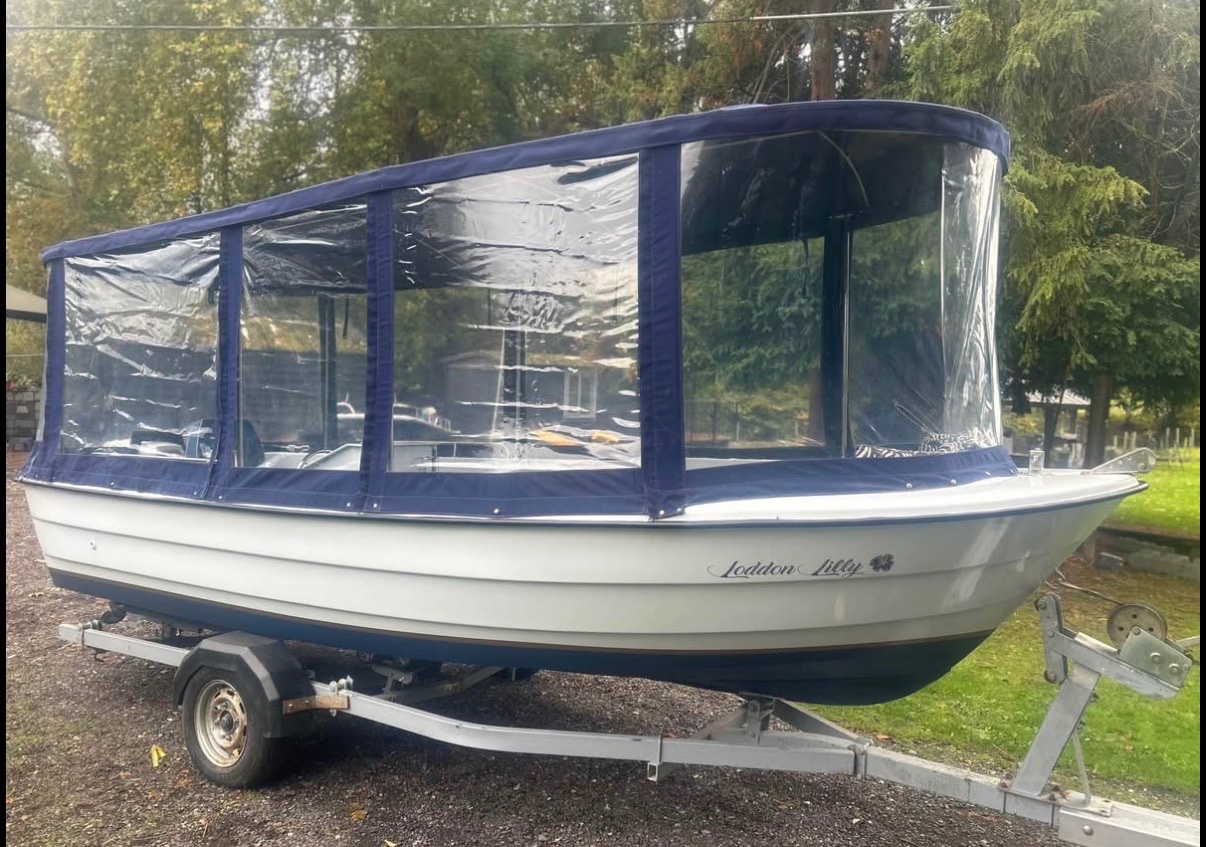 RIVER BOAT 5 METRES