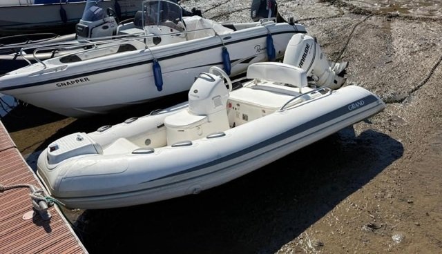 Grand G380 GEF & Evinrude 30