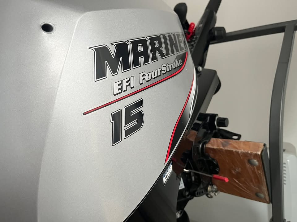 MARINER 15 HP 4 STROKE EFI - SHORT SHAFT - APPROX 45 HRS USE - FANTASTIC CONDITION